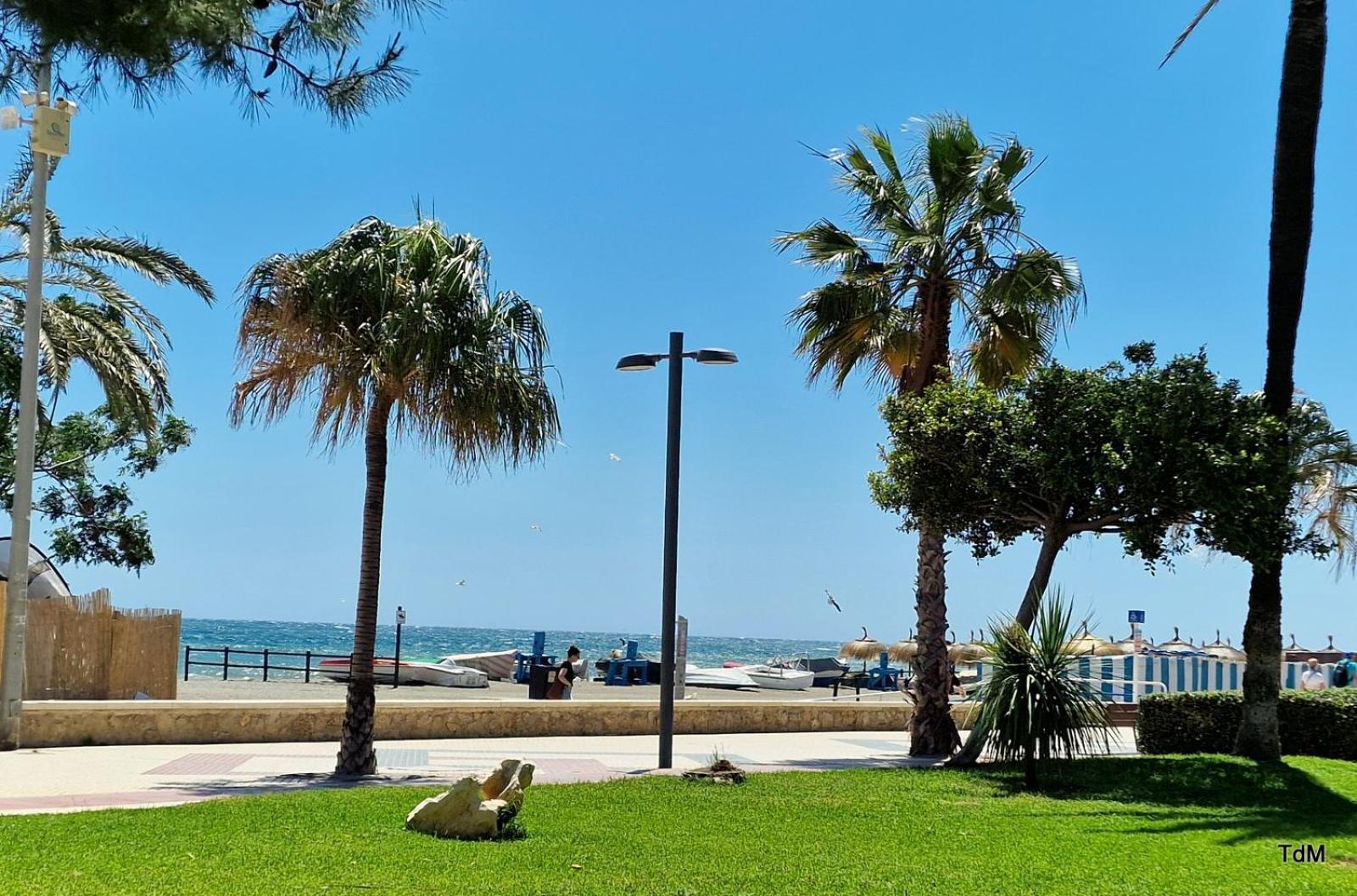 Apartment Caradridos Torre Del Mar Centro 1 Minute From The Beach Luaran gambar